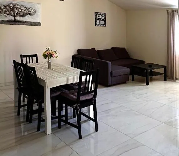 Apartman Triva